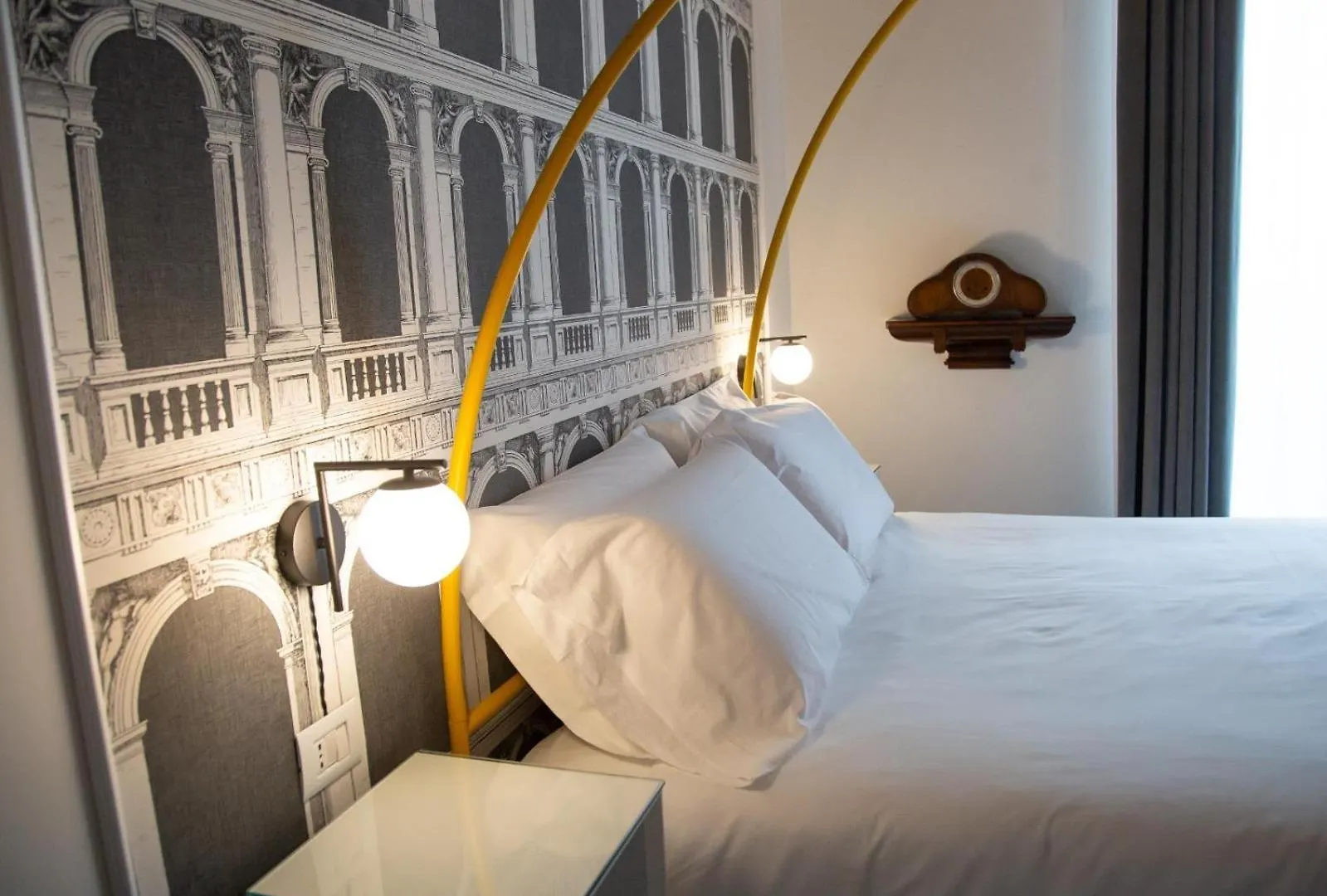Costantinopoli 33 Grand Suite Naples 0*,  Italy